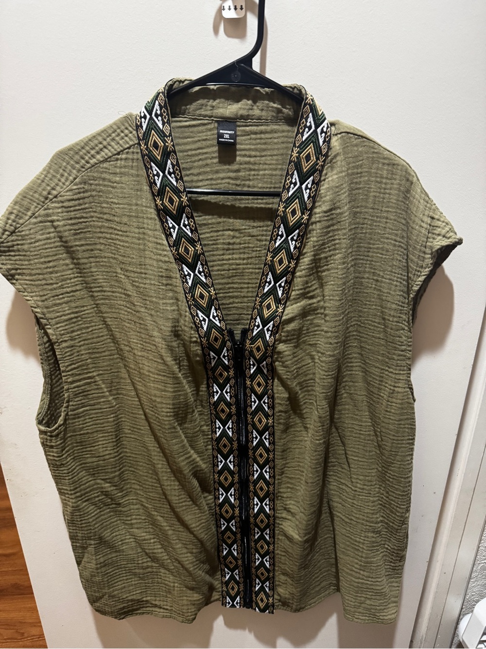 Textured Olive Men’s Kaftan Tunic with Embroidered Trim